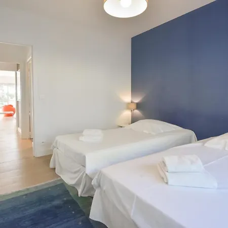 A Favorite Cannes Riviera Between Sea & Trees Loft Type! Vallauris