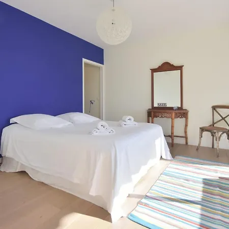 A Favorite Cannes Riviera Between Sea & Trees Loft Type! Vallauris